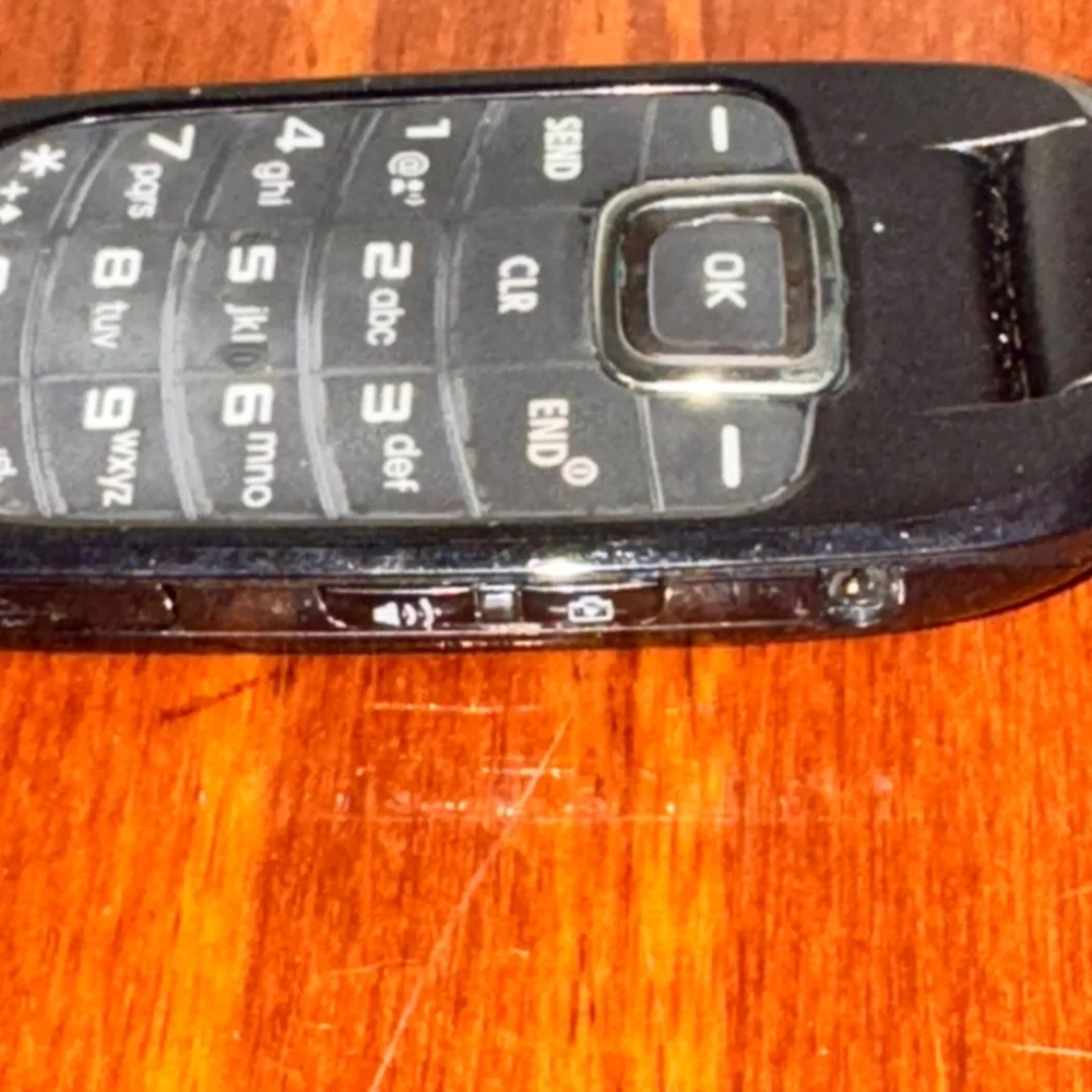 Samsung Gusto SCH-U360 - Metallic Gray ( Verizon ) Rare Flip Phone - Powers On